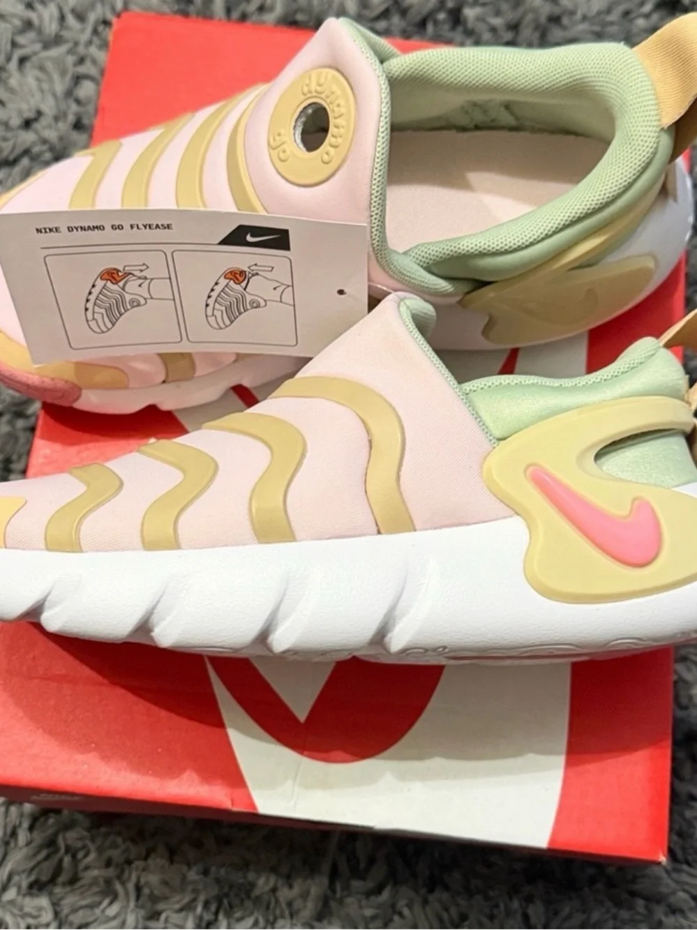 NWT Nike Flyease Dynamo Go sz 1Y